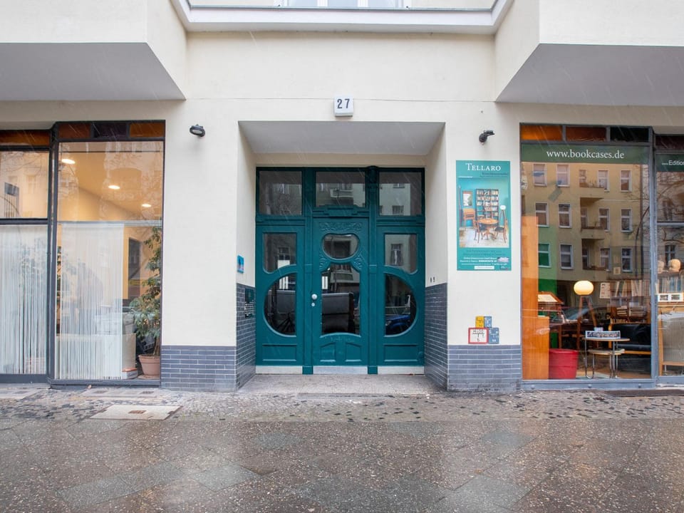 Property building, Facade/entrance
