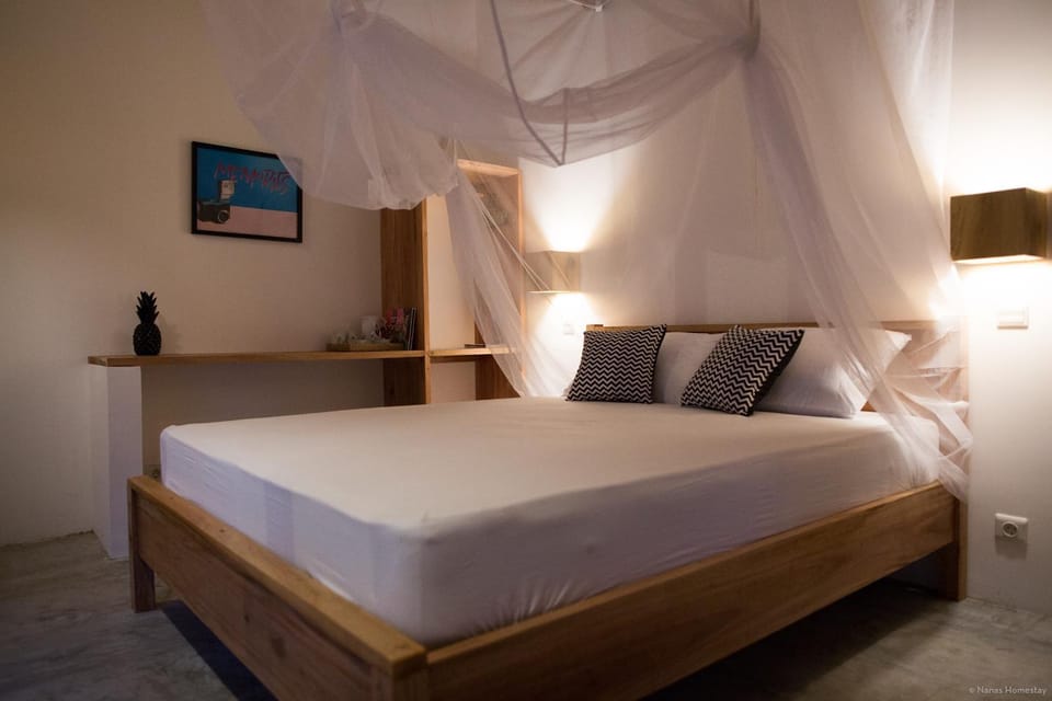 Bed, Coffee/tea facilities, Photo of the whole room, Decorative detail, Seating area, Bedroom, On site