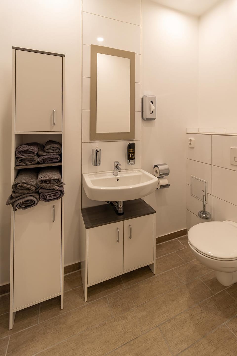 Toilet, Bathroom, towels