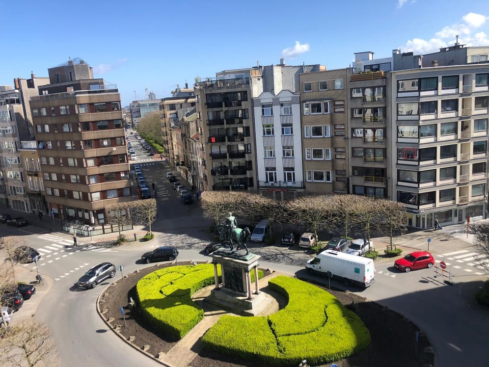 Nearby landmark, Neighbourhood, Street view