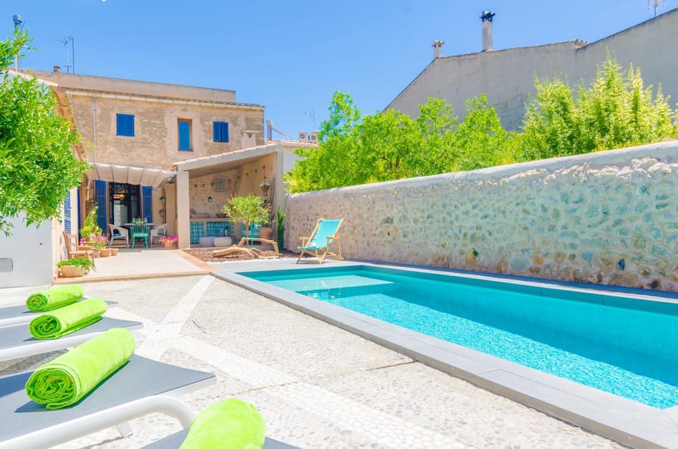 Swimming pool, Swimming pool