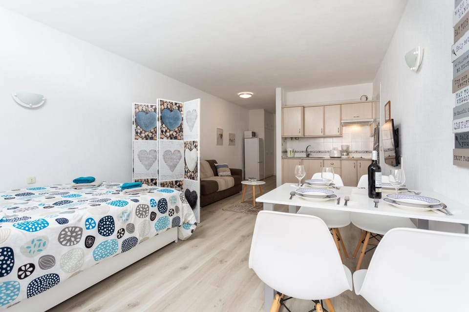 Kitchen or kitchenette, Photo of the whole room, Dining area, Bedroom