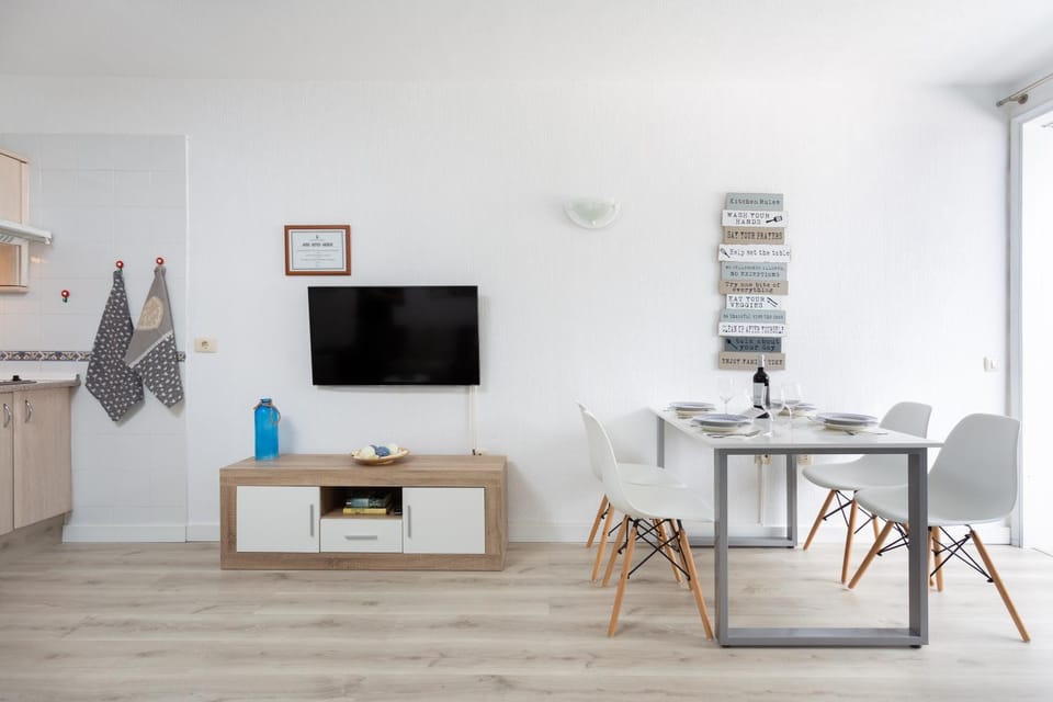 TV and multimedia, Living room, Dining area