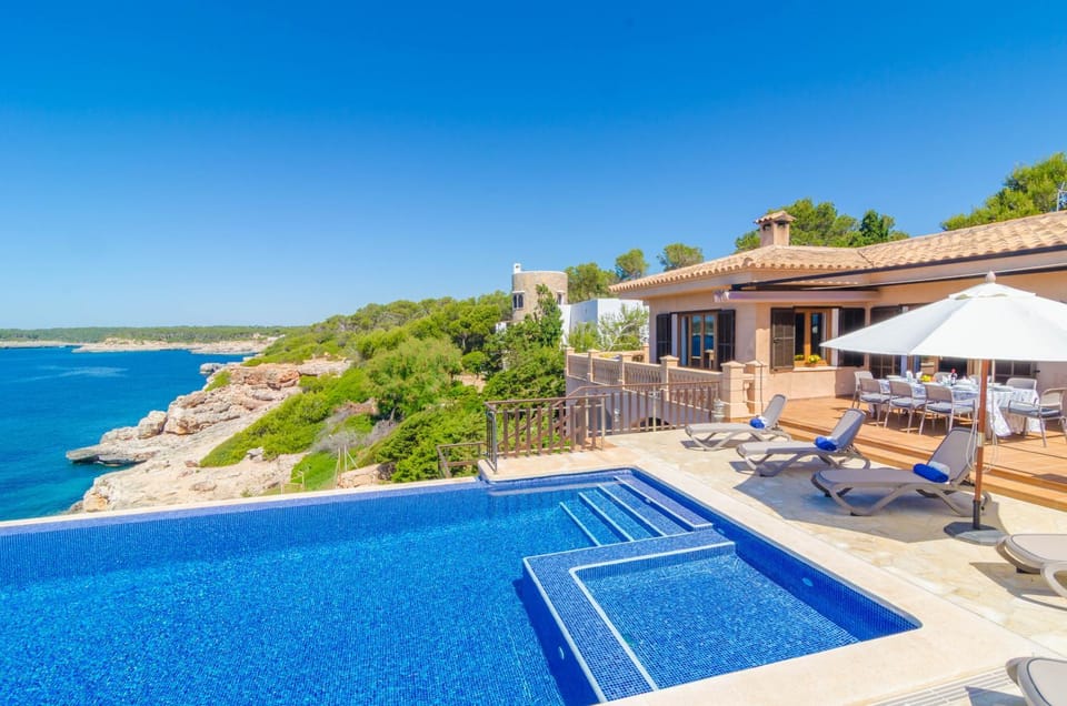 View (from property/room), Balcony/Terrace, Sea view, Swimming pool