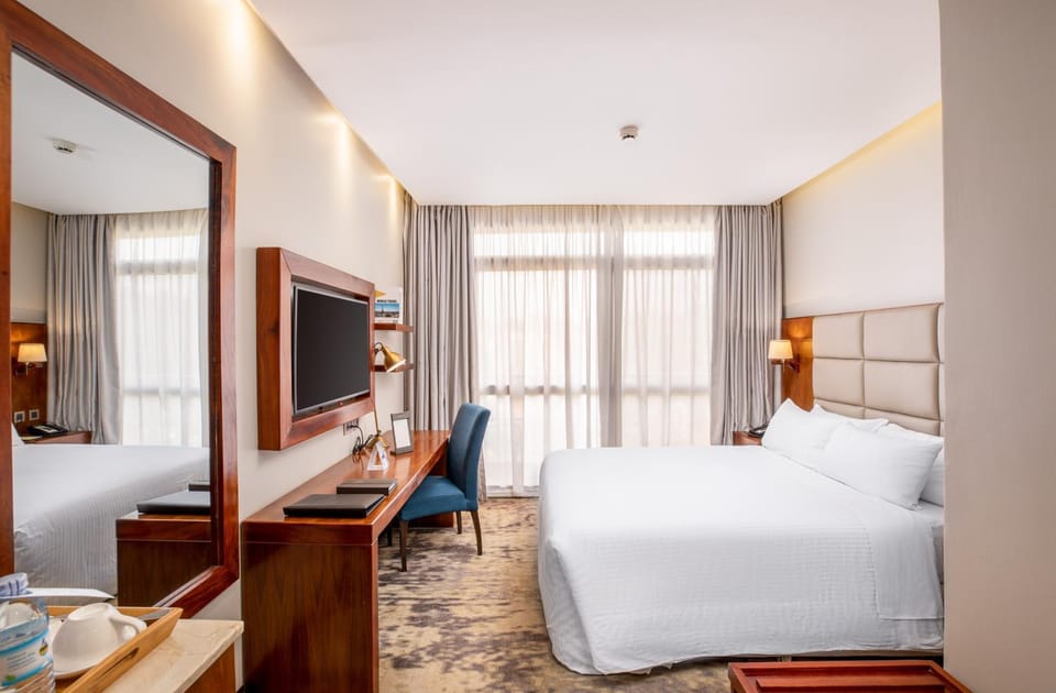 Bed, TV and multimedia, Bedroom
