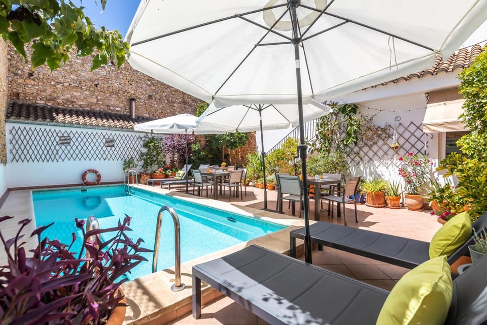 Patio, Balcony/Terrace, Pool view, Swimming pool