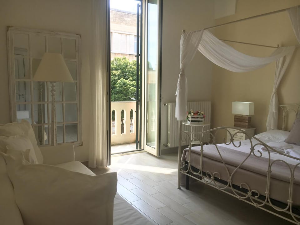 Bed, View (from property/room), Balcony/Terrace, Photo of the whole room, Decorative detail, Bedroom, City view, Family, heating, internet, locker, towels, wardrobe, air conditioner