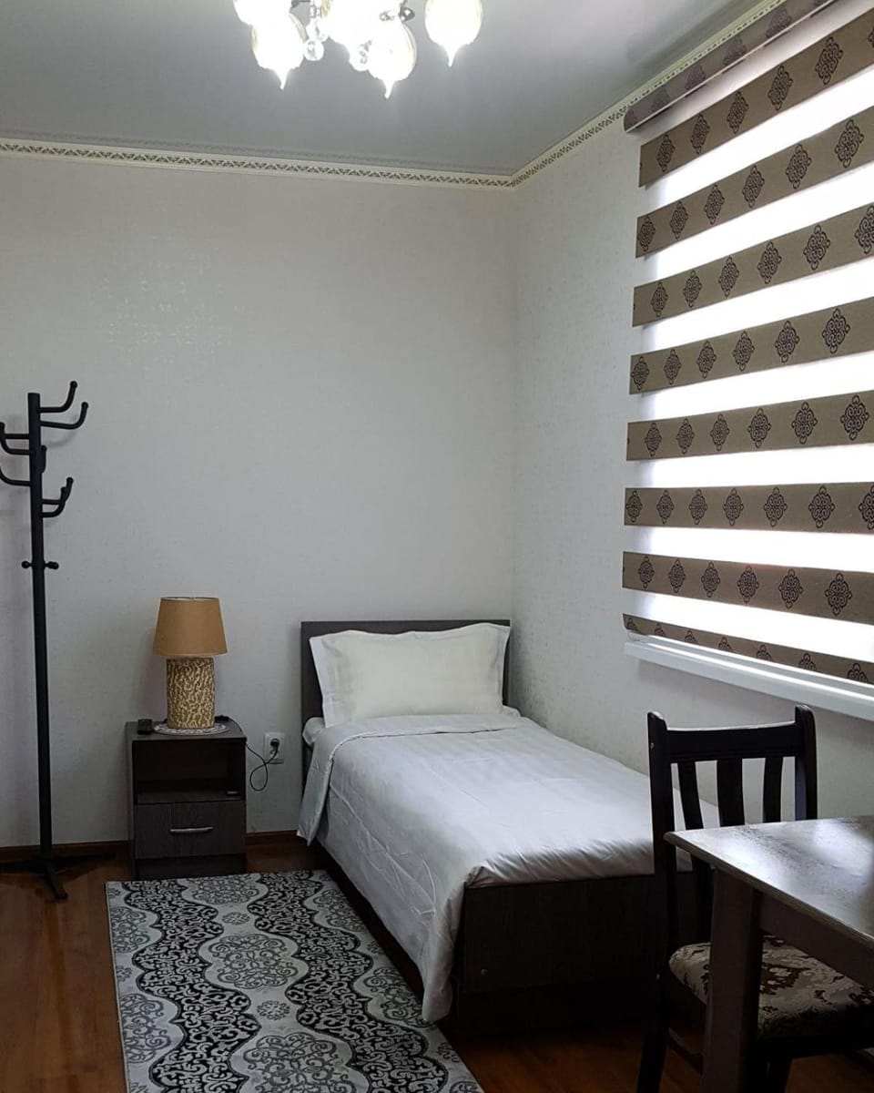Photo of the whole room, Sunrise