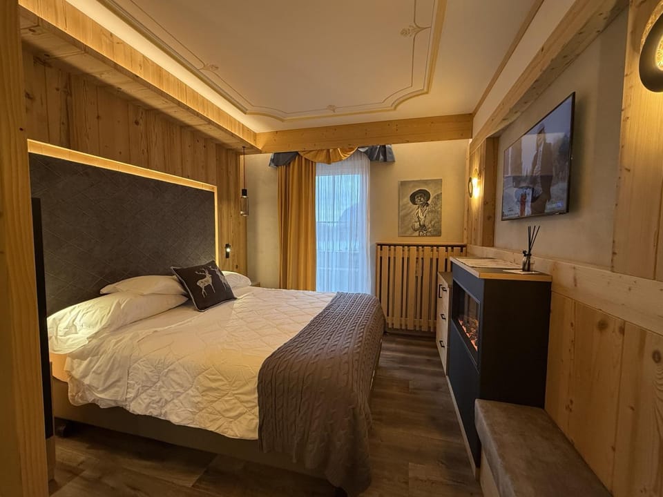 Alexander Hotel Alpine Wellness Dolomites Hotel in Molveno