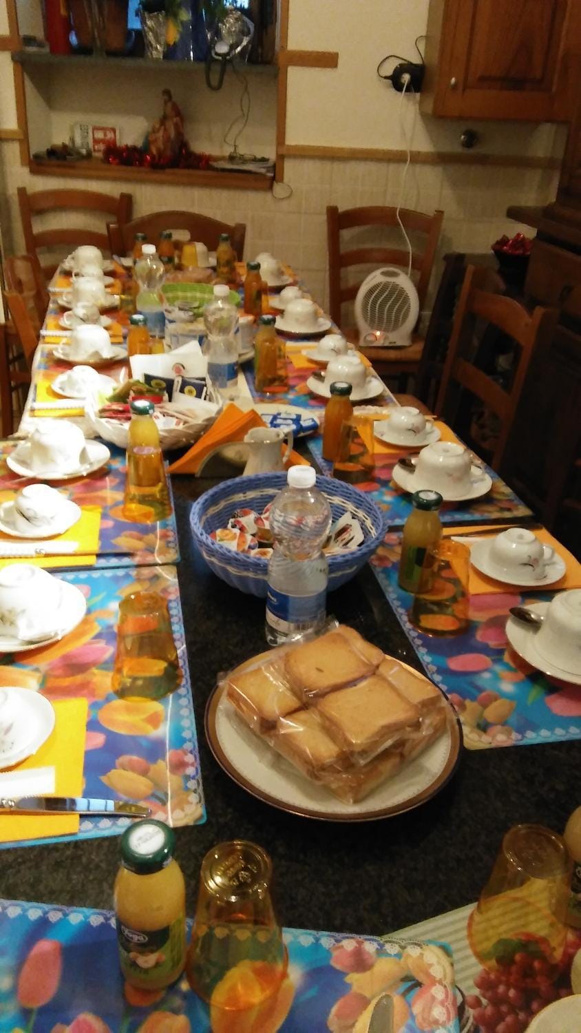 Communal kitchen, Breakfast