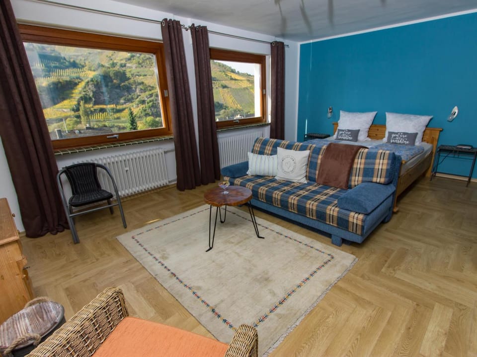Photo of the whole room, Seating area, Bedroom, Mountain view, River view