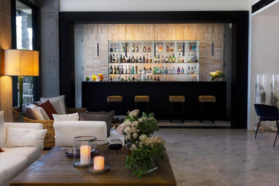 Lounge or bar