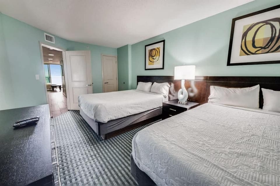 Low Floor,Modern Building, Pools Direct Oceanfront House in Myrtle Beach