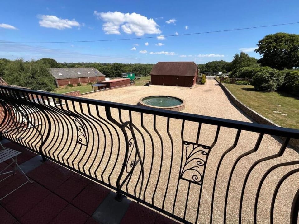 Oak Valley Lodges & Camping House in Rother District