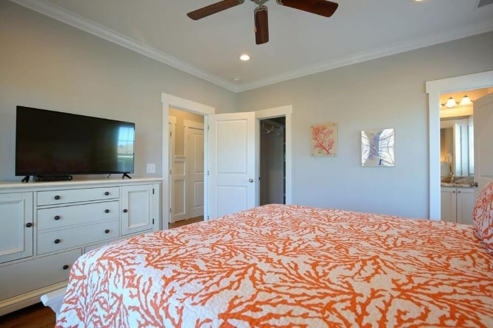 Absolute Paradise Home House in Holden Beach