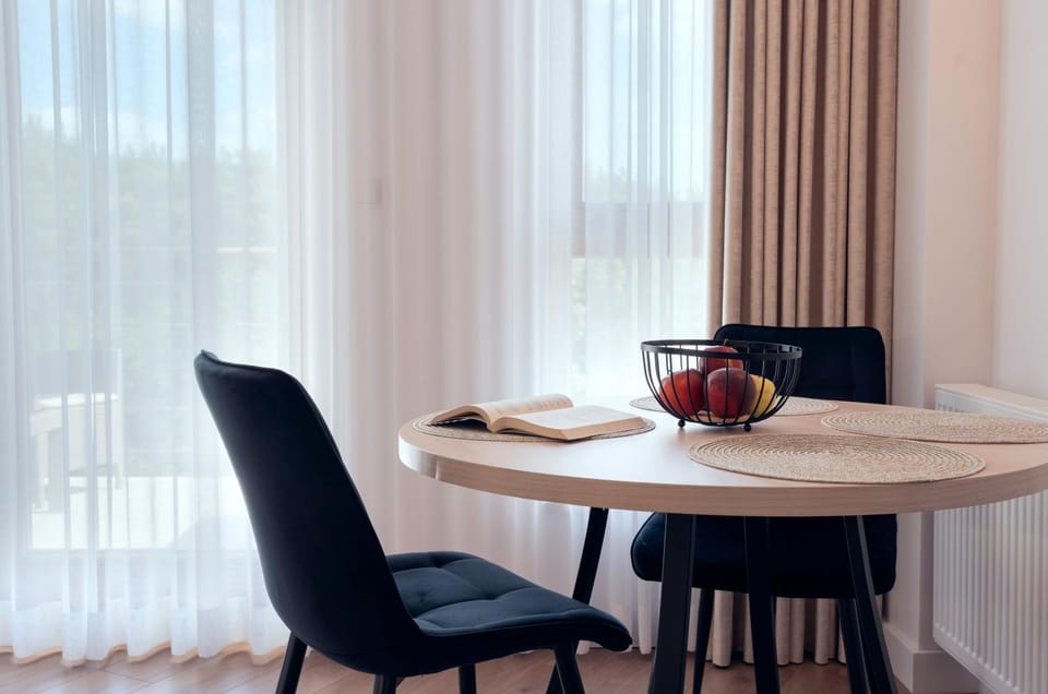 Photo of the whole room, Dining area