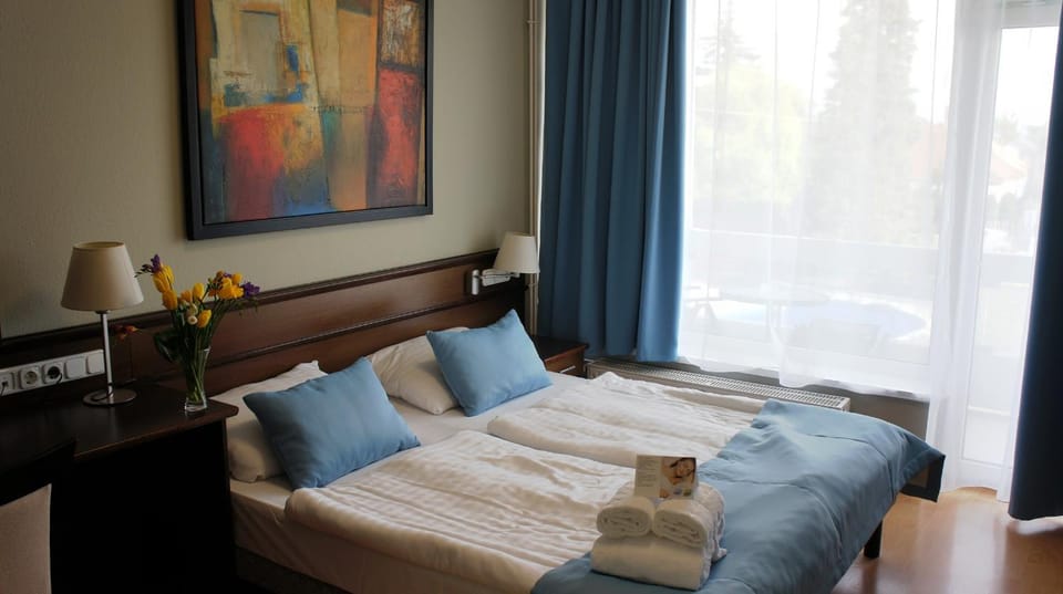 Bed, Day