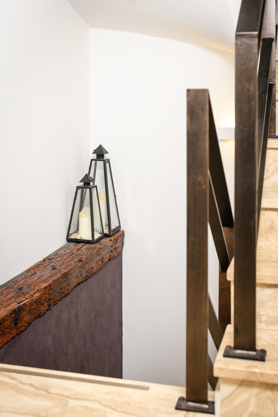 Decorative detail, Area and facilities