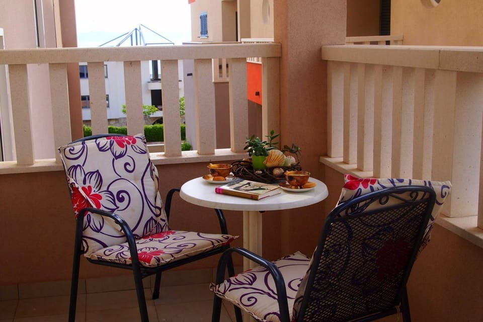 Facade/entrance, View (from property/room), View (from property/room), Balcony/Terrace, Balcony/Terrace, Seating area