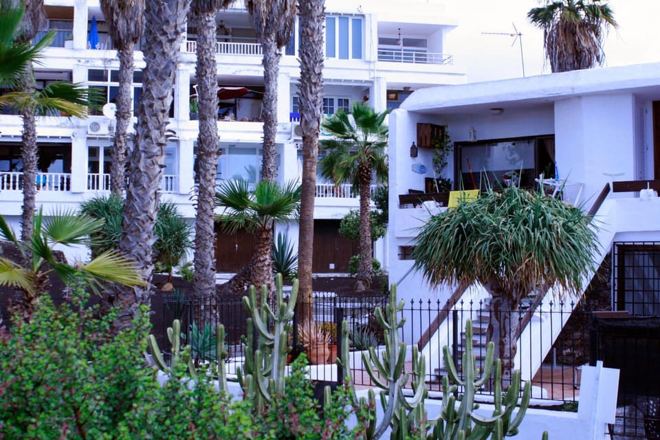Facade/entrance, Garden