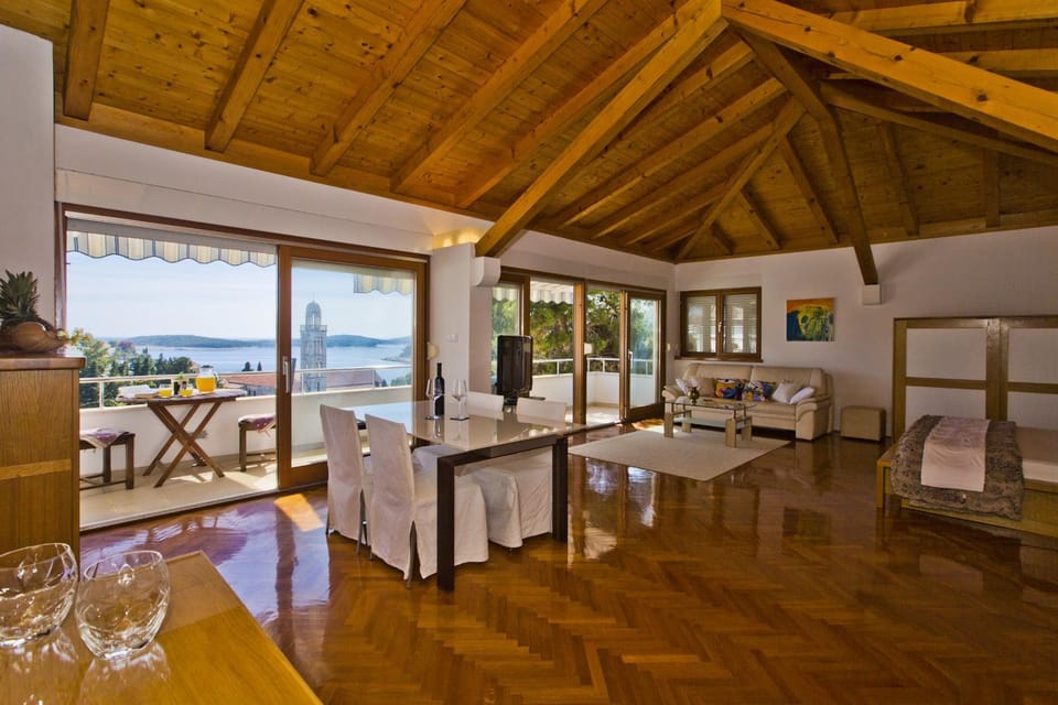 Castle Štambuk Apartment in Hvar