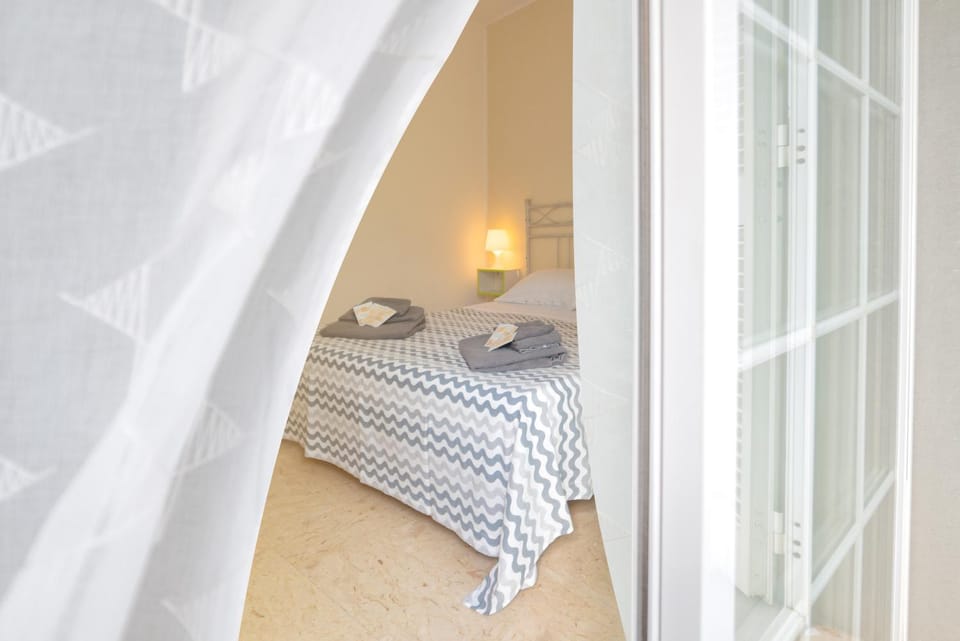 Bed, Photo of the whole room, Bedroom, towels, wardrobe