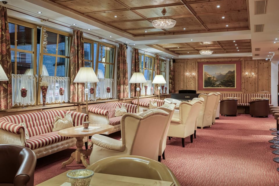 Communal lounge/ TV room, Lounge or bar