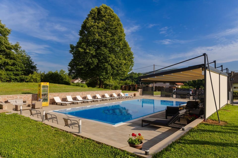 Balcony/Terrace, Swimming pool