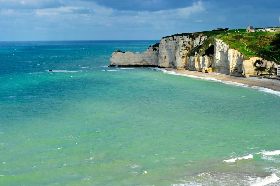 Nearby landmark, Day, Natural landscape, Beach, Area and facilities