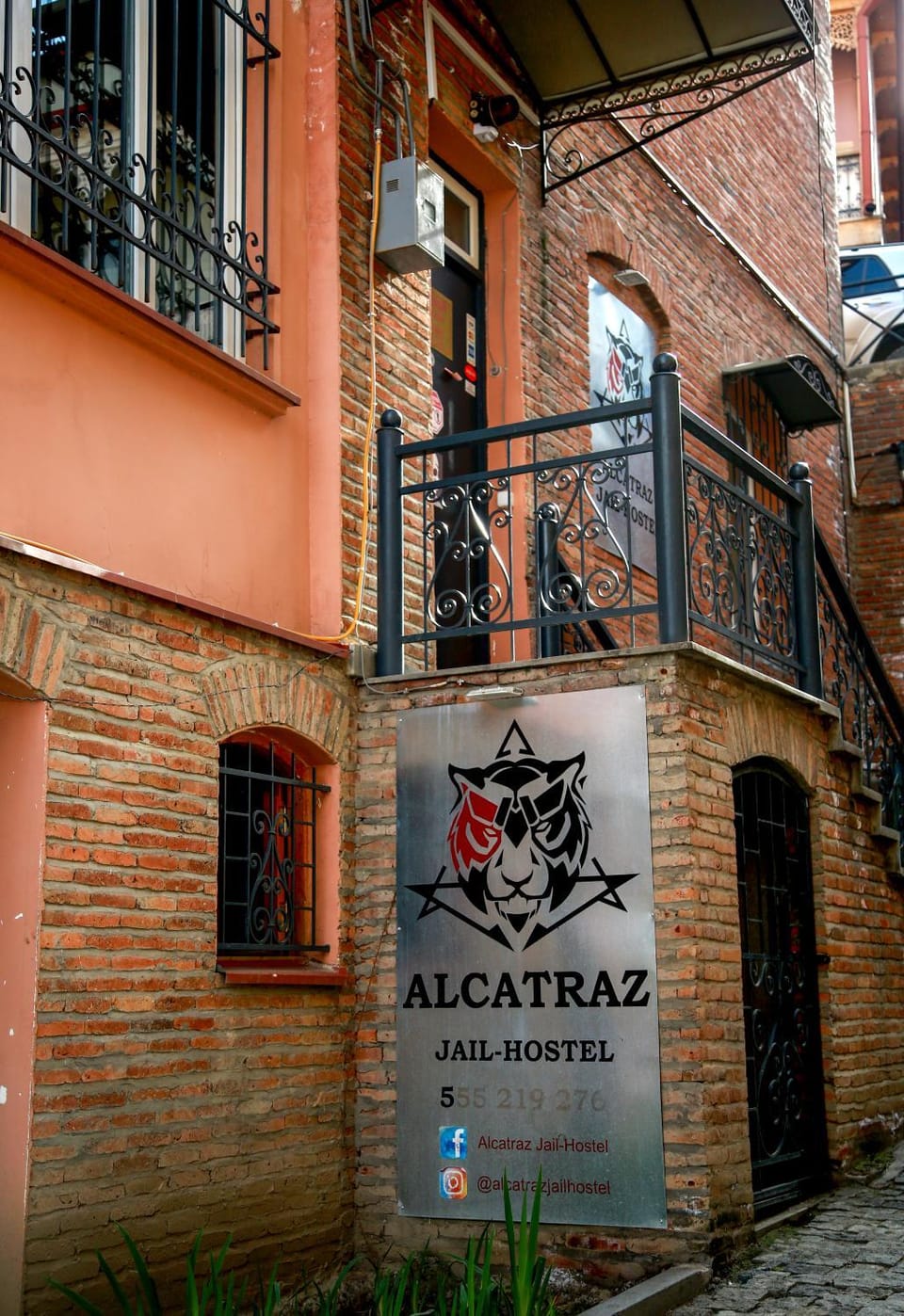 Facade/entrance