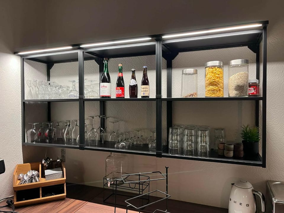 Property building, Restaurant/places to eat