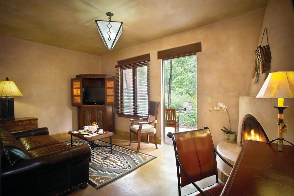 TV and multimedia, Living room, fireplace