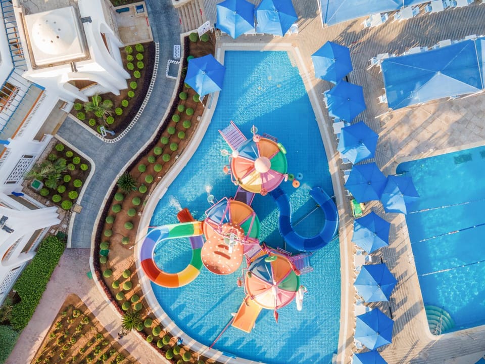 Bird's eye view, Swimming pool