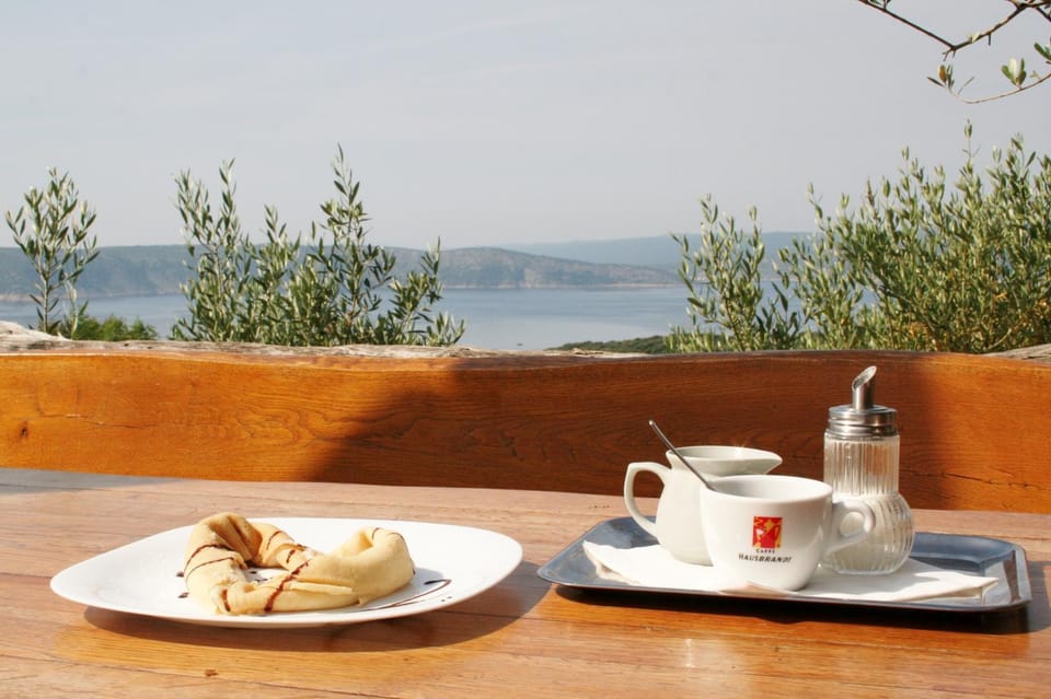 Food and drinks, Sea view, Breakfast, Continental breakfast, Buffet breakfast