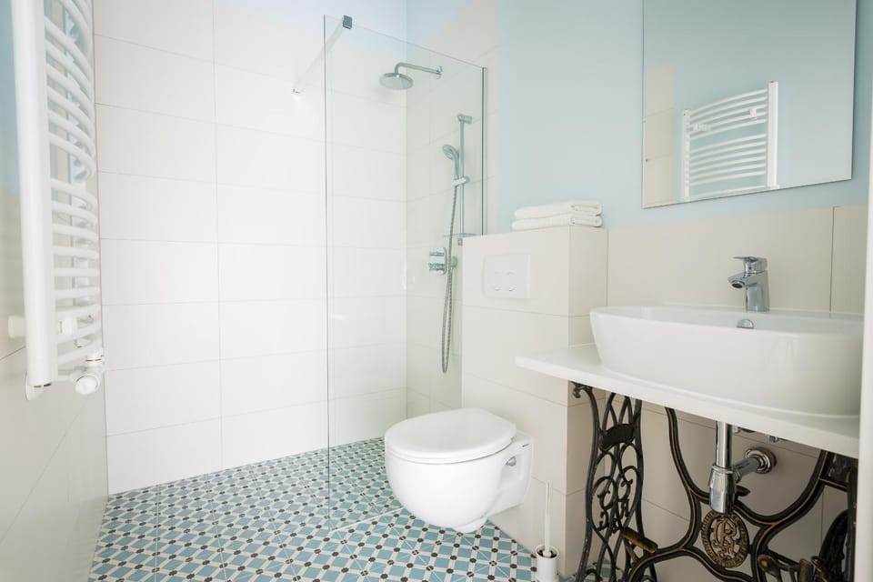 Bathroom, Photo of the whole room