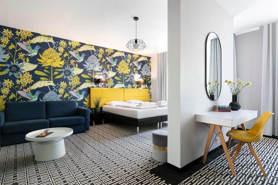 Bed, Living room, Photo of the whole room, Seating area, Bedroom