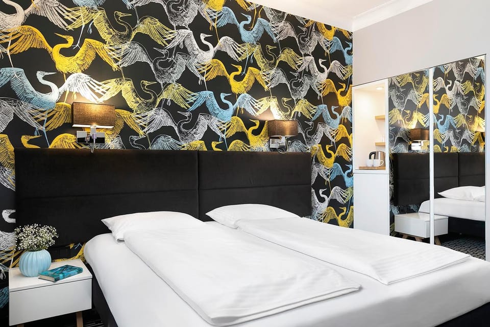 Bed, Coffee/tea facilities, Photo of the whole room, minibar