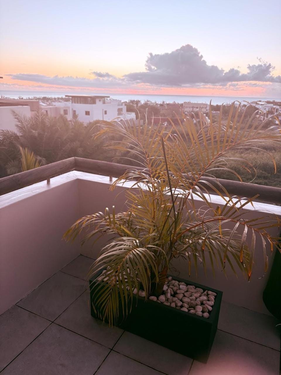 Ocean Mist - Stunning 3-Bedroom Apartment with Private Rooftop Terrace & Gorgeous Pool Apartment in Flic en Flac
