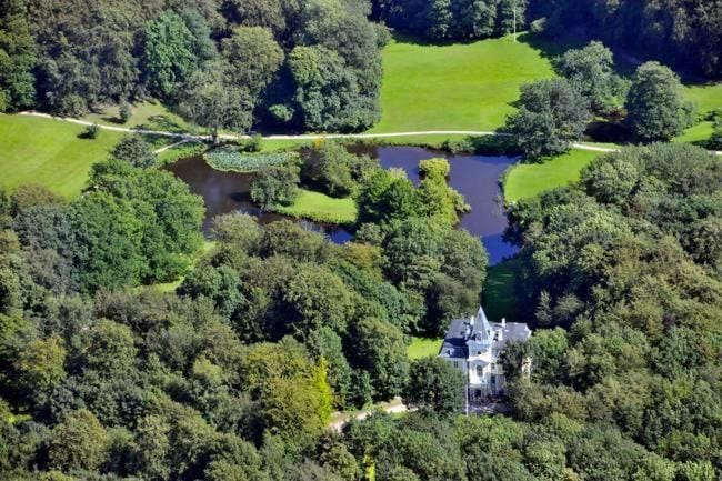 Property building, Nearby landmark, Natural landscape, Bird's eye view, Lake view