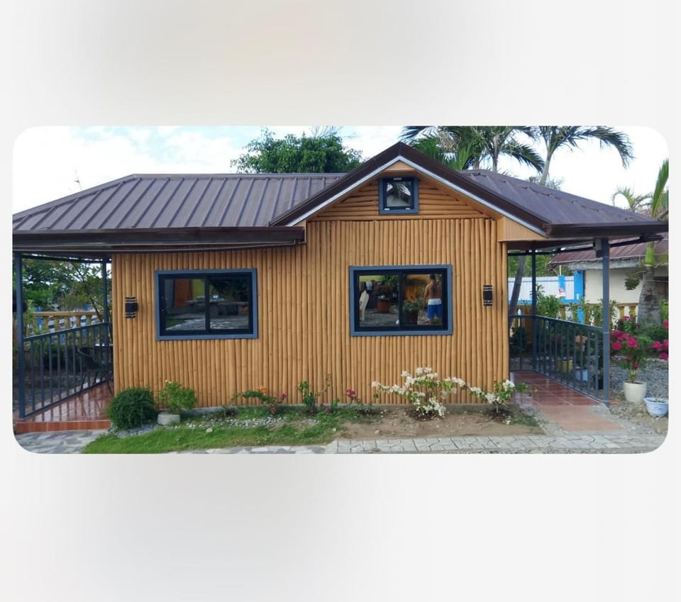 Seabreeze Beachfront Home and Cottages House in La Union