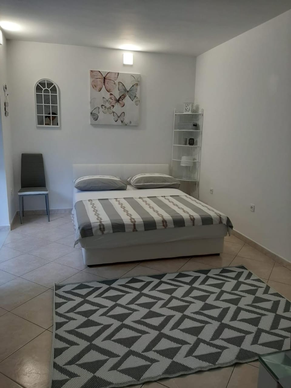 Bed, Decorative detail, Bedroom