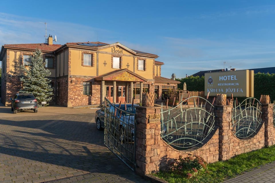 Facade/entrance