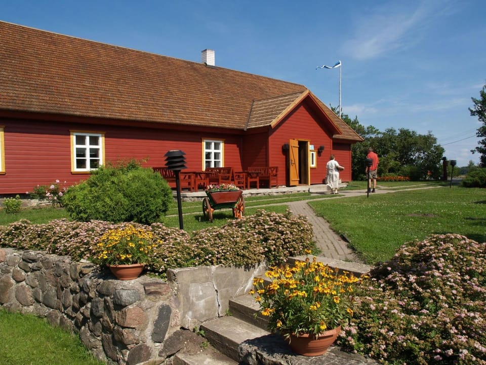 Facade/entrance, Garden