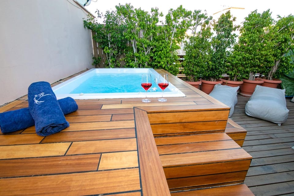 Beautiful Penthouse in Athens with outdoor jacuzzi Apartment in Athens