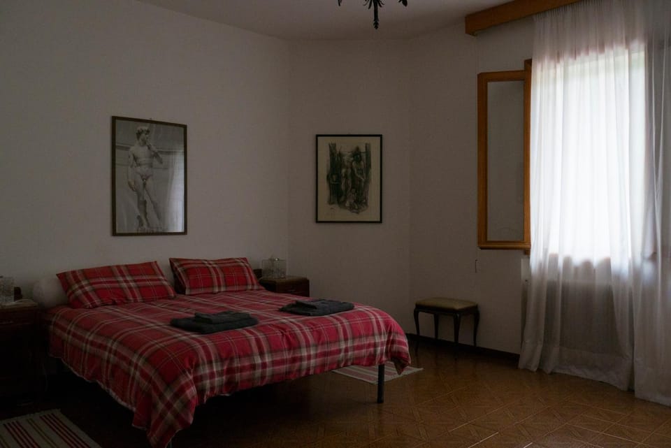 Bed, Photo of the whole room