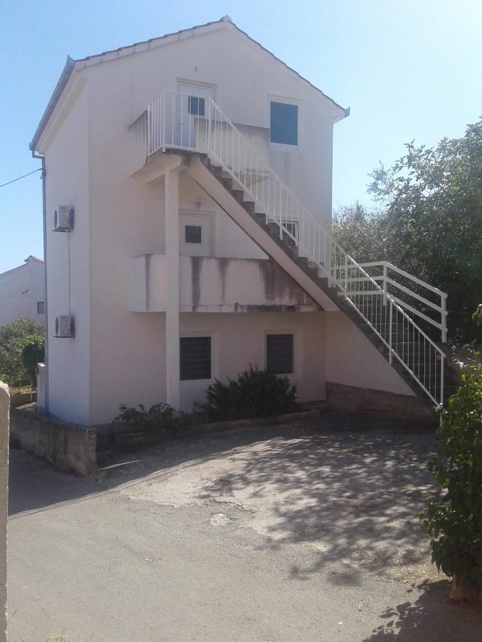 Facade/entrance