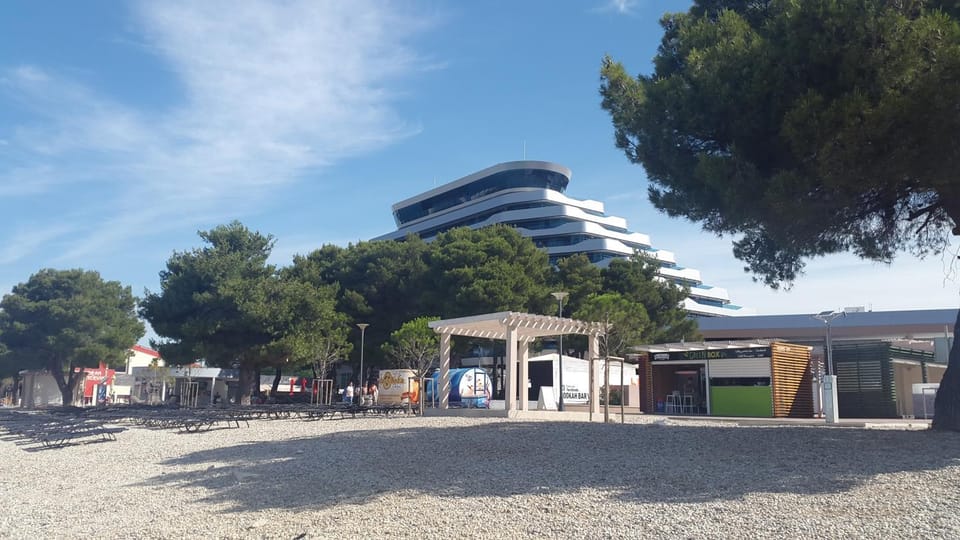 Restaurant/places to eat, Off site, Fitness centre/facilities, Beach, Swimming pool