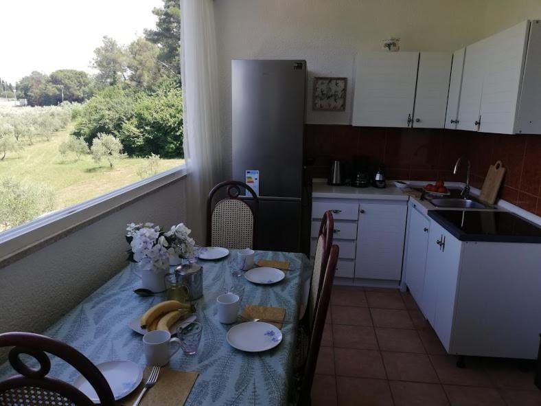 Kitchen or kitchenette