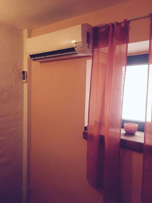 internet, air conditioner