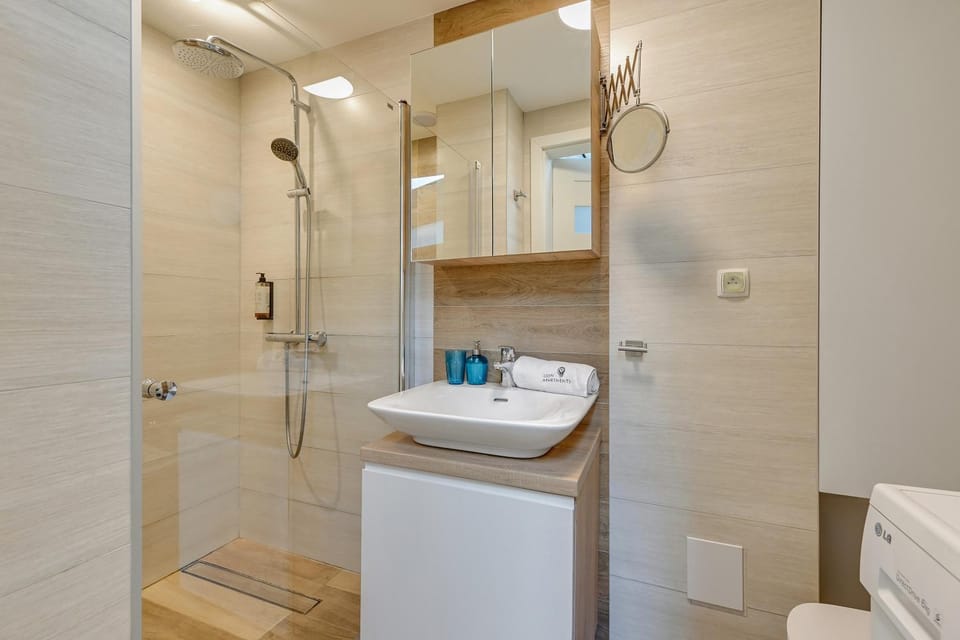 Shower, Bathroom, towels
